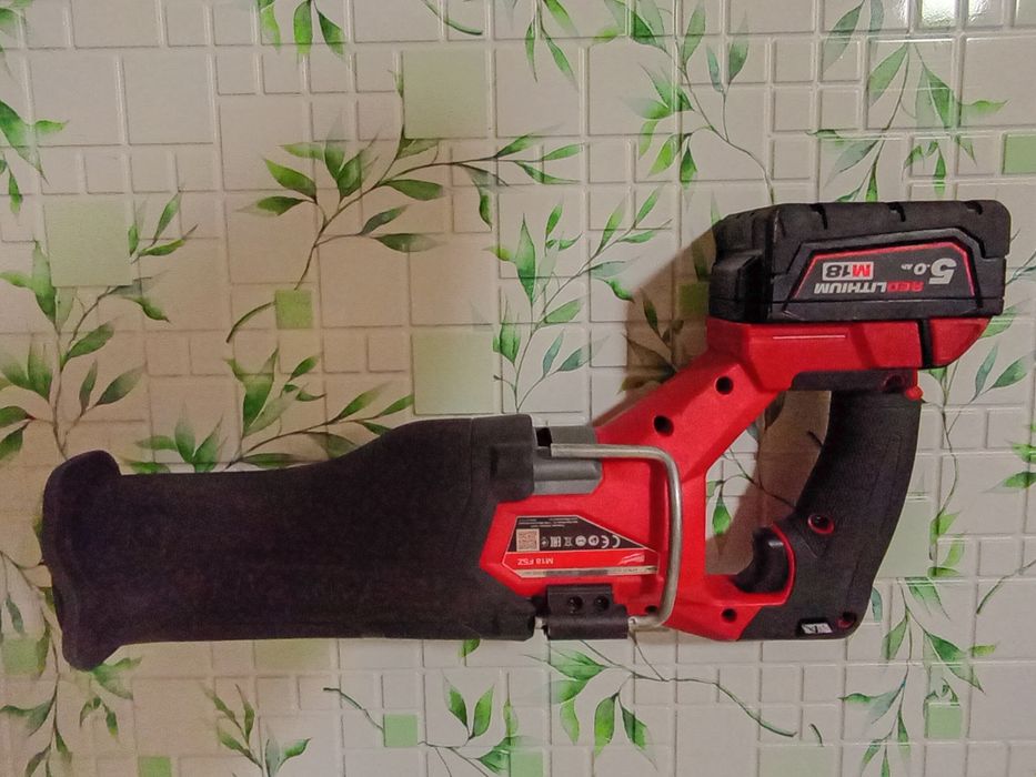 Milwaukee m18 FSZ  Pilarka szablasta 5ah 18v aku