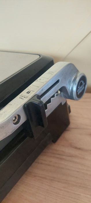 Електро гриль  Delonghi зі зйомними панелями