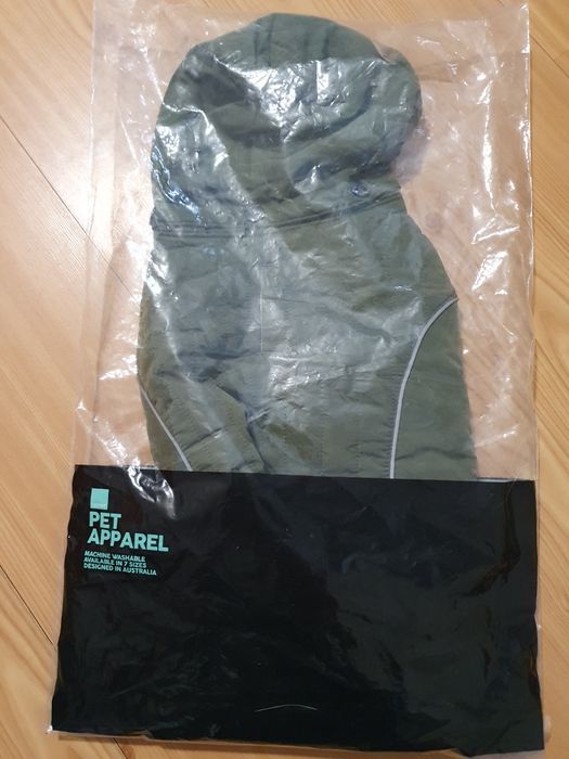 Roupa para cão nova