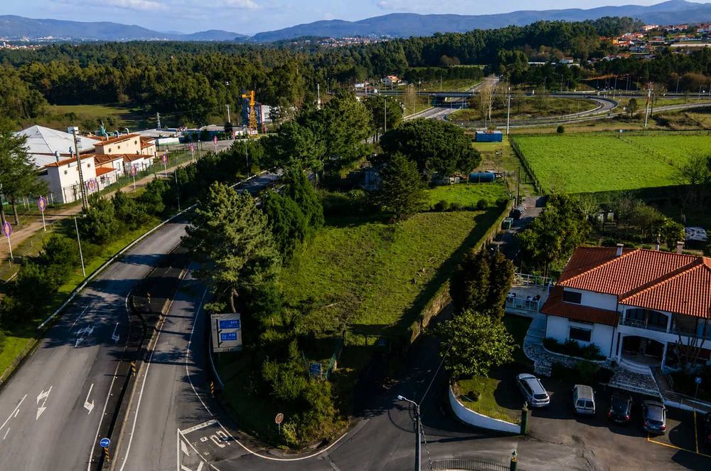 Terreno com 22.000 m2 em frente à A28 nó de Antas, Esposende