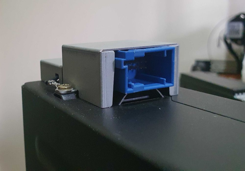 Leitor de 6 cd's Clarion para Peugeot / Citroen