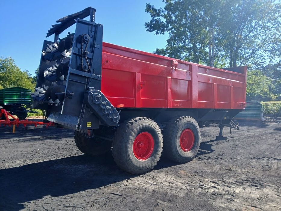 Rozrzutnik obornika tandem oś skrętna Legrand 11ton . Bardzo ładny stan.