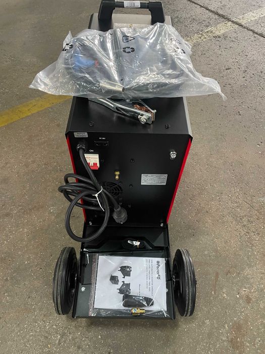 Semi automática POWERED PMIG 250M