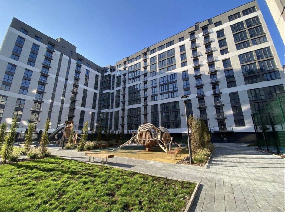 2 кім квартира на Бамі  кухня студія , розтермінування