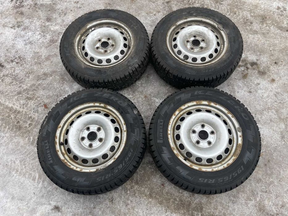 4064. Koła zimowe Golf Touran Octavia 5x112 195/65/15 8/8.8mm Pirelli