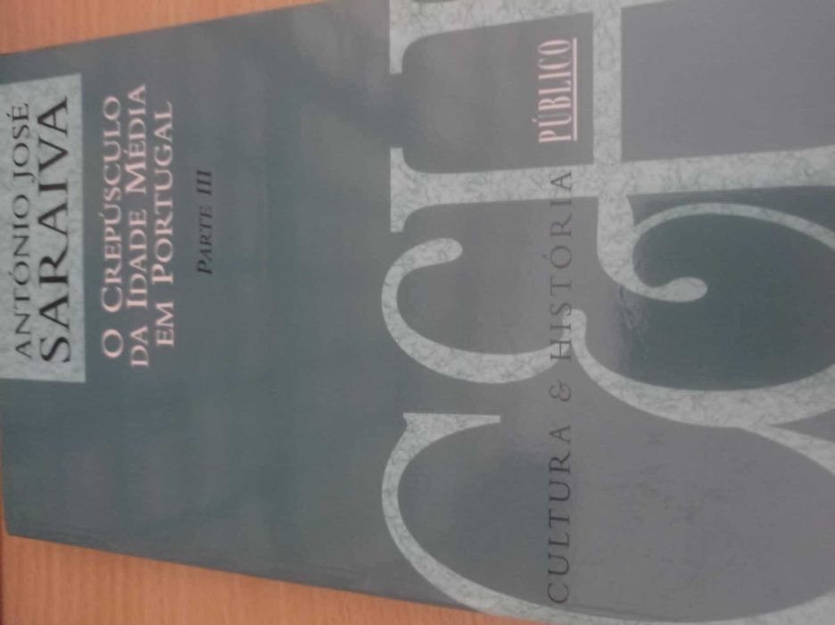 vendo livro O crepúsculo da idade media em Portugal part III