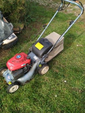 Kosiarka honda uszkodzona ( został tylko silnik kompletny)