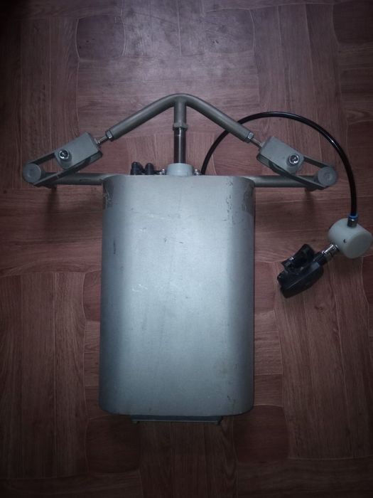 Подводный пневмоэлектрический буксировщик