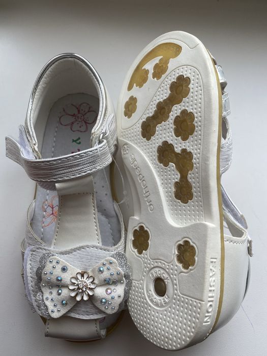 Детские босоножки для девочки