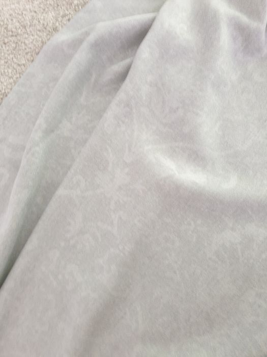 Zaslony szaro srebrne