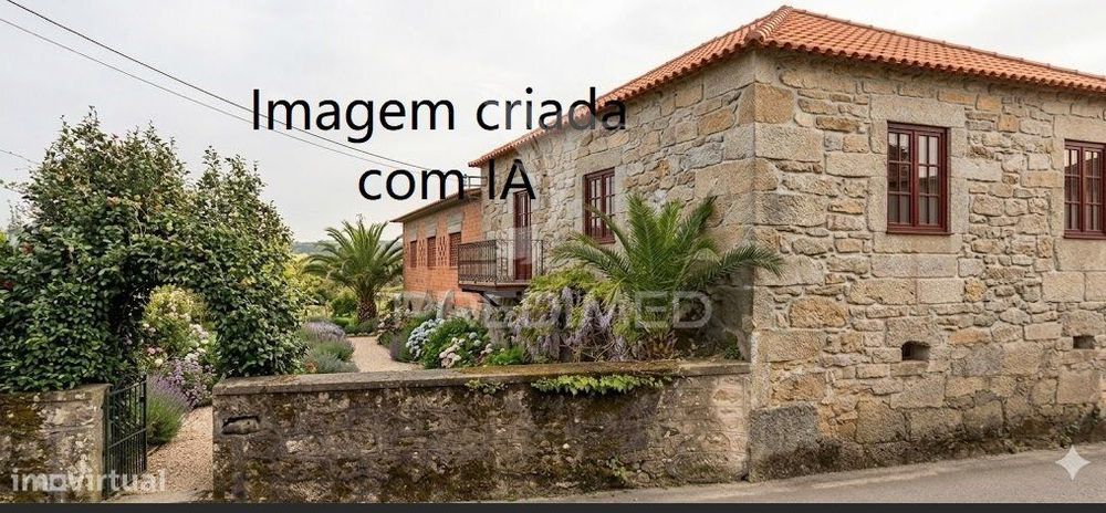 Moradia para restauro, com terreno em S. Mamede do Coronado - Trofa