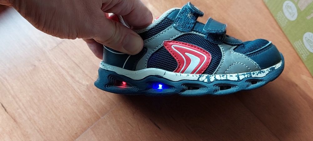 Ténis Chicco com luzes - tamanho 26