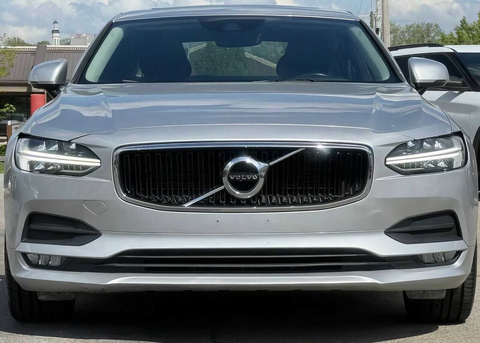 Volvo S90      2017
