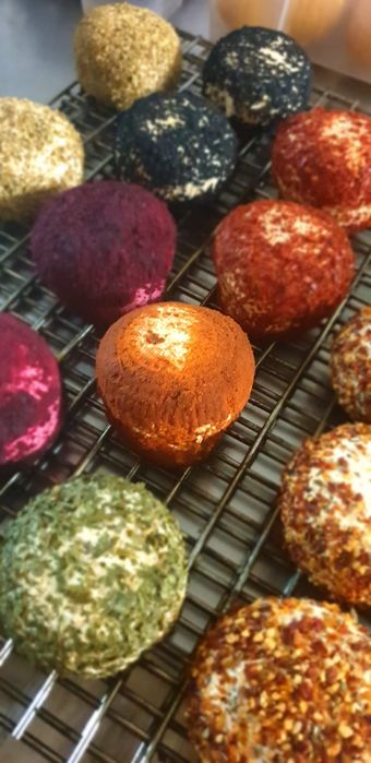 Sery wędzone w przyprawach