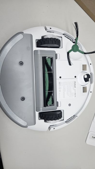iRobot Roomba Combo Essential robot  nie ładuje