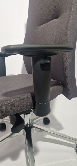 Fotel biurowy szary Nowy Styl Orleando meble poleasingowe