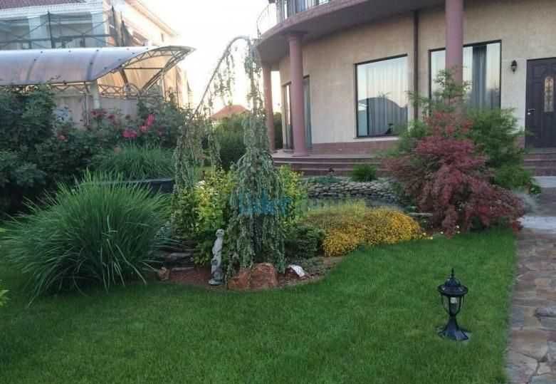 с апреля и на лето! Дом с бассейном Совиньон