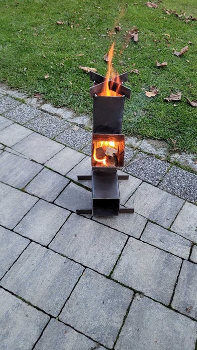 Mały piecyk rakietowy