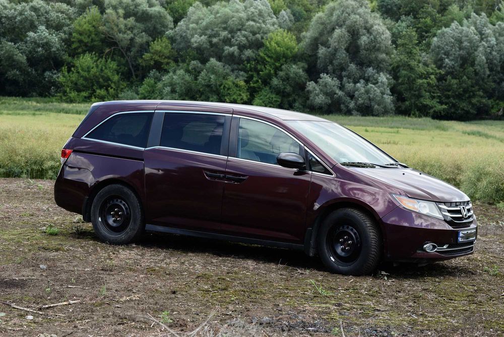 Samochód Honda Odyssey 2014