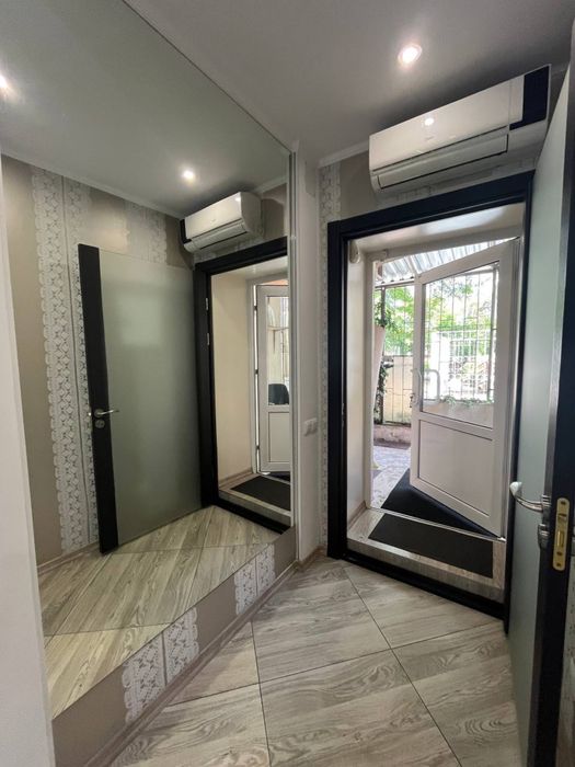 Продаю Комерческое Помещение Центр ( Мариупольская) возле  Грифеля