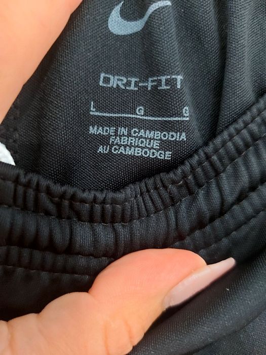 Czarne spodnie sportowe Nike roz L