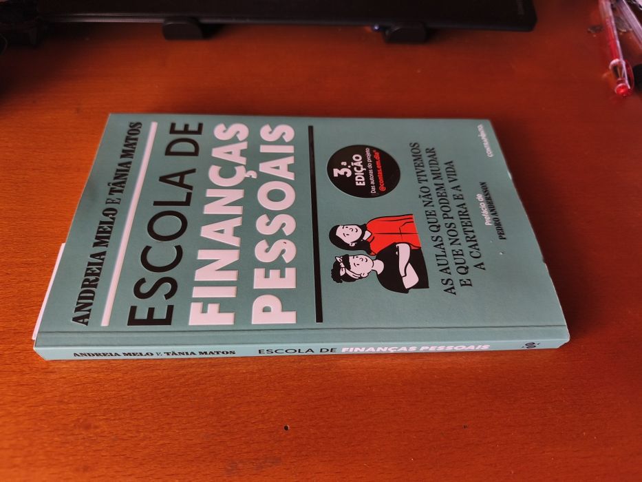 Livro "Escola de Finanças Pessoais"