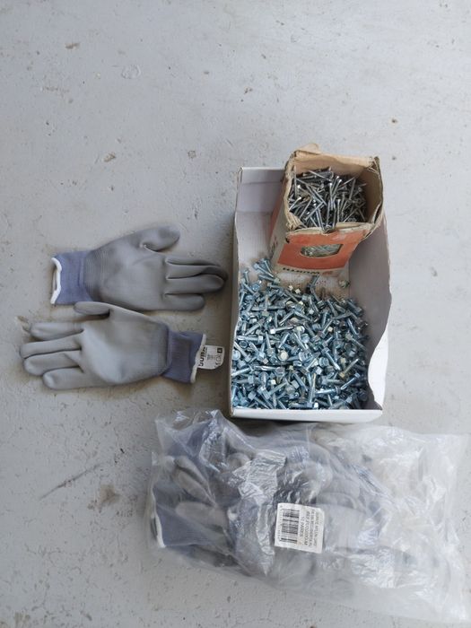 485 parafusos de rosca em inox 30 mm comprido e 5 mm de grosso e cabeça para chave 10 +1000 parafusos para madeira de 35mmx2,5mm