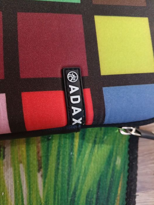 Etui na laptop , tablet