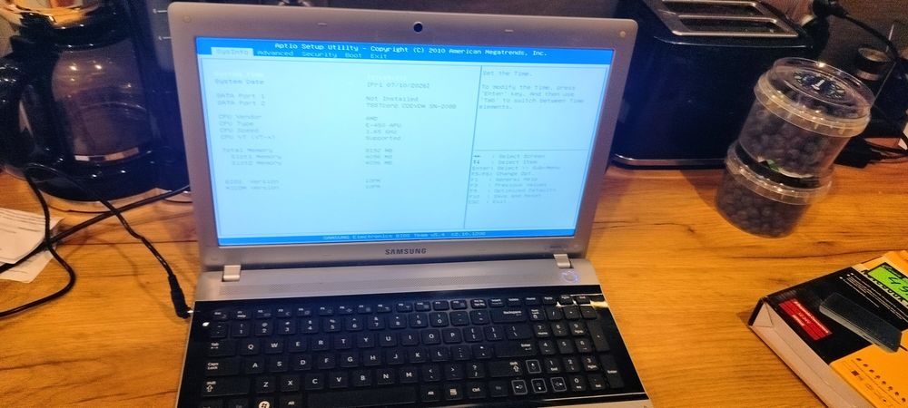 ZLaptop  notebooka marki Samsung, model RV515