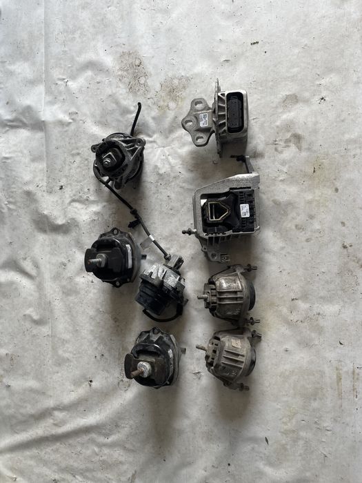 Подушка двигуна G01 G30 G05 F30 F32 F36 F25 F26 F15 F16 F48 F49 U11 IX