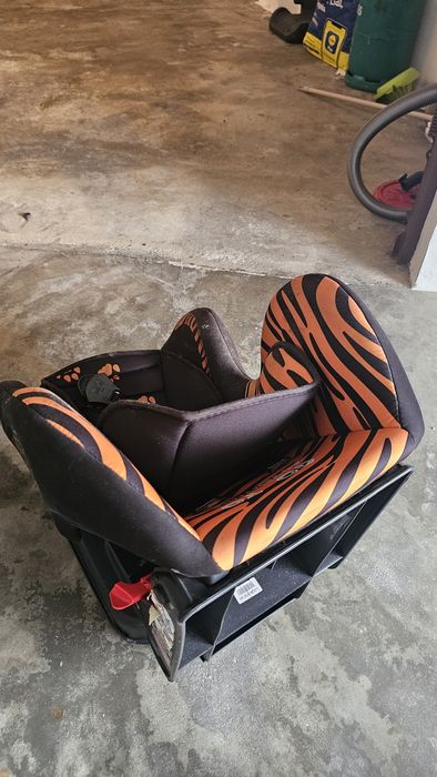Vendo cadeira criança para carro.
