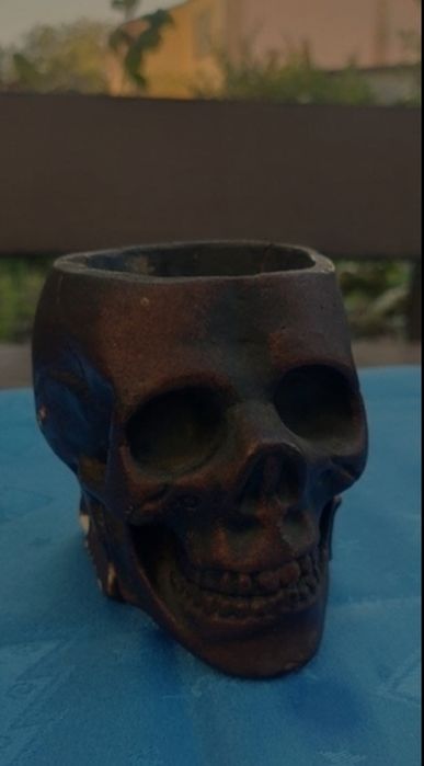 Пепельница череп ,бетон ,гипс
