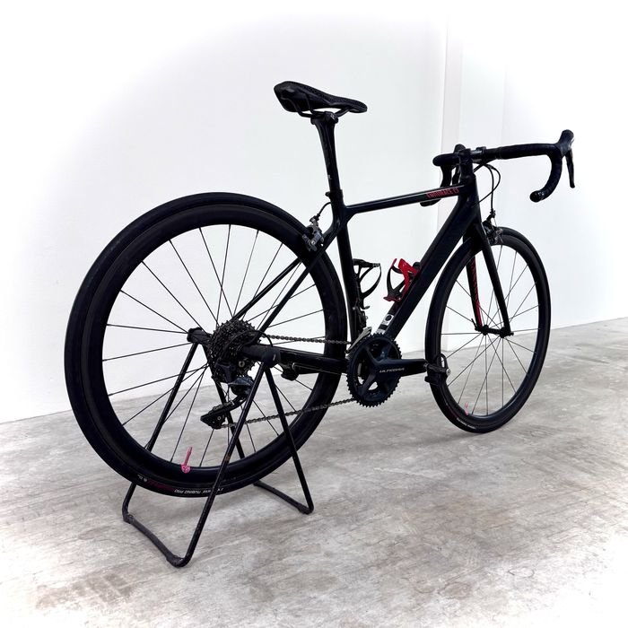 Canyon Endurace CF 9.0 com potenciometro e rodas de carbono