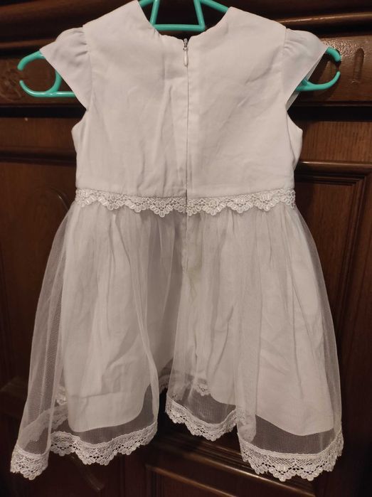 Biała sukieneczka do chrztu