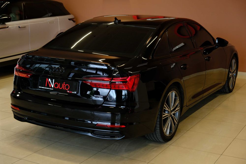 Audi A6 2021 чорна