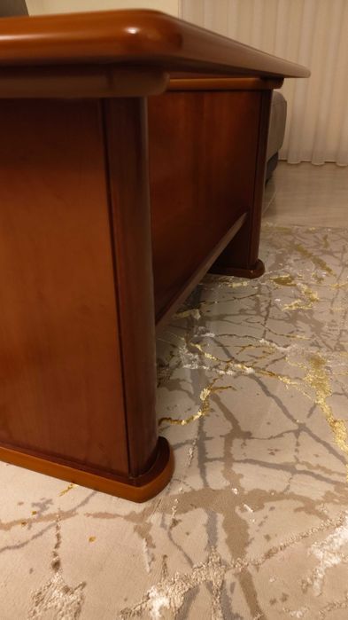 Mesa de apoio ao sofá