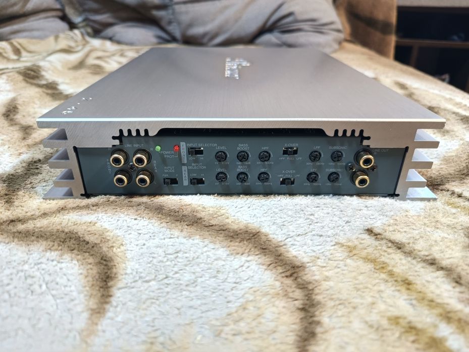 4х канальний підсилювач Presense z45