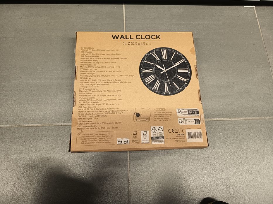 Nowy czarny biały zegar ścienny 32 cm