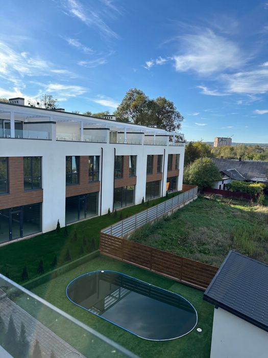 Продаж!Розкішний таунхаус біля Міського озера!