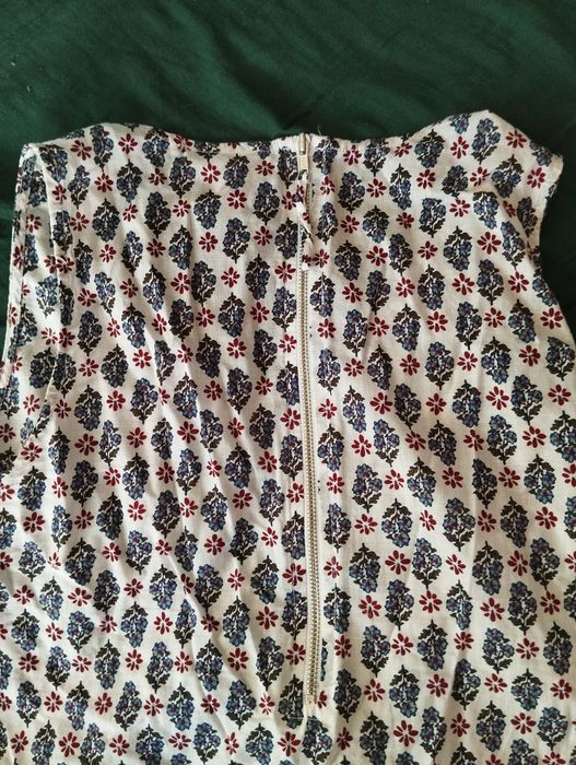 Bluzeczka letnia bez rękawów rozmiar 12 (S)