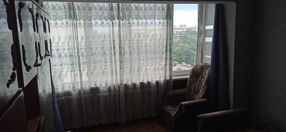 Здається кімната в двокімнатній квартирі