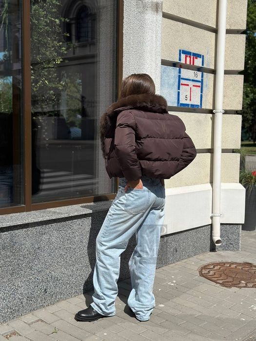 Женский коричневый короткий пуховик, пуффер с натуральным мехом песца