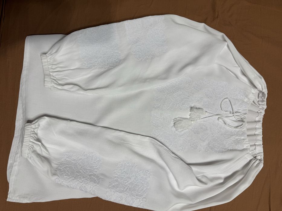 Продам вишиванку для дівчинки