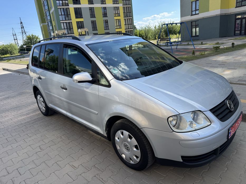 Volkswagen touran