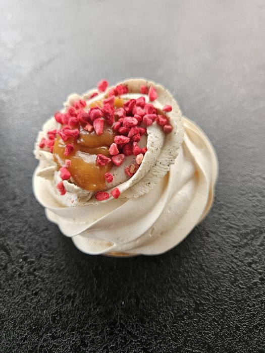 Bezy, Pavlova, Torty bezowe