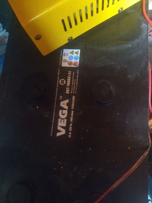 Продам кислотный аккумулятор