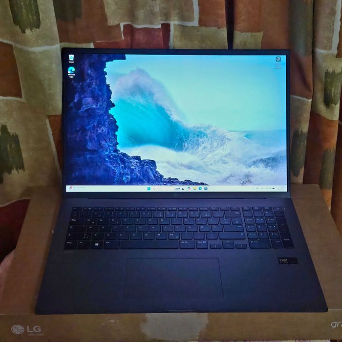 Ноутбук LG Gram 17 17Z90S 17" - Ultra 7 155H - 32GB - 2TB