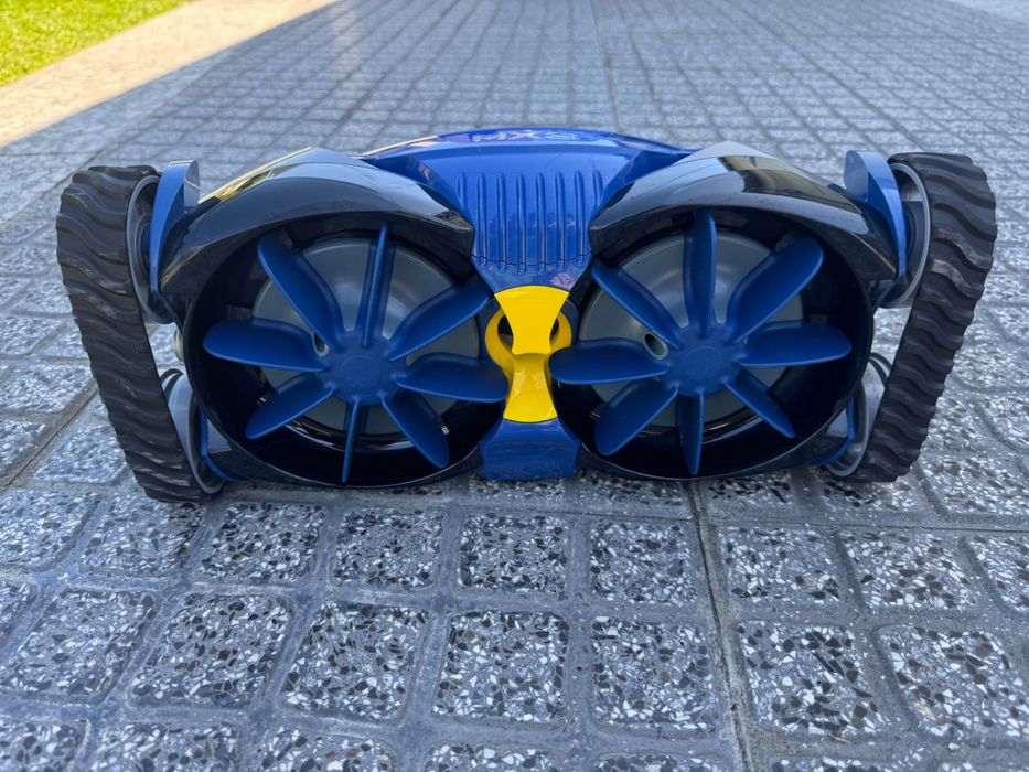 Aspirador de piscina automático