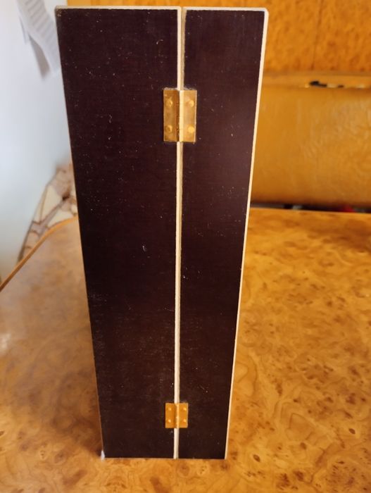 Шкафчик навесной