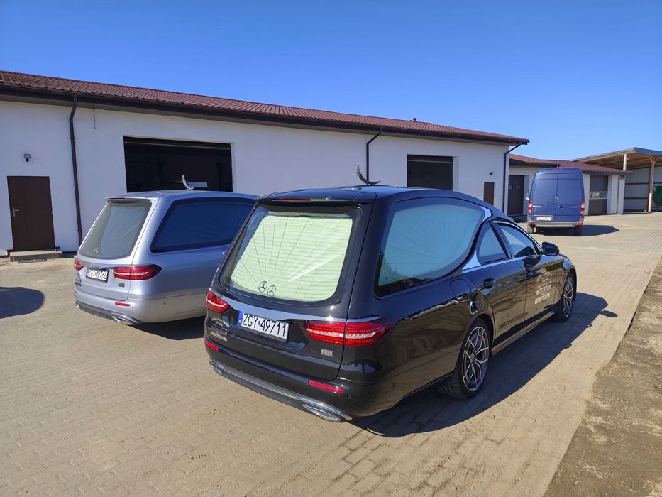 Karawan pogrzebowy stan idealny pakiet Amg